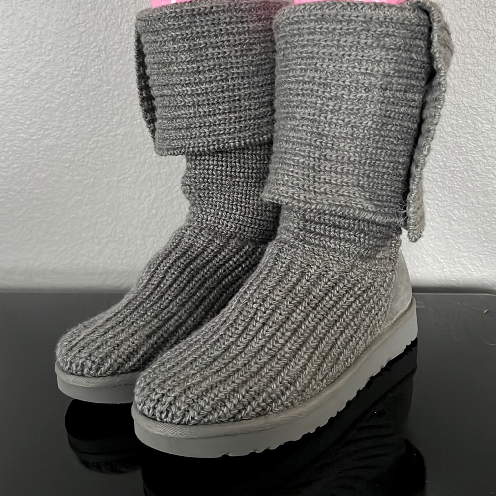 Classic Cardy Button Detailed Knit Boots